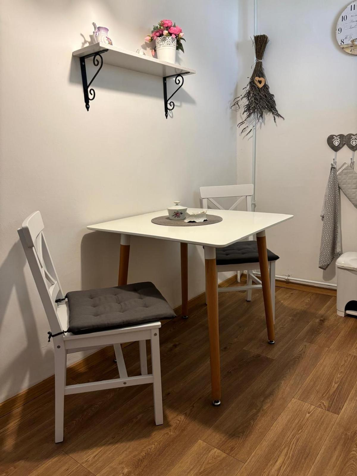 Apartman Vendy Karlovy Vary Bagian luar foto