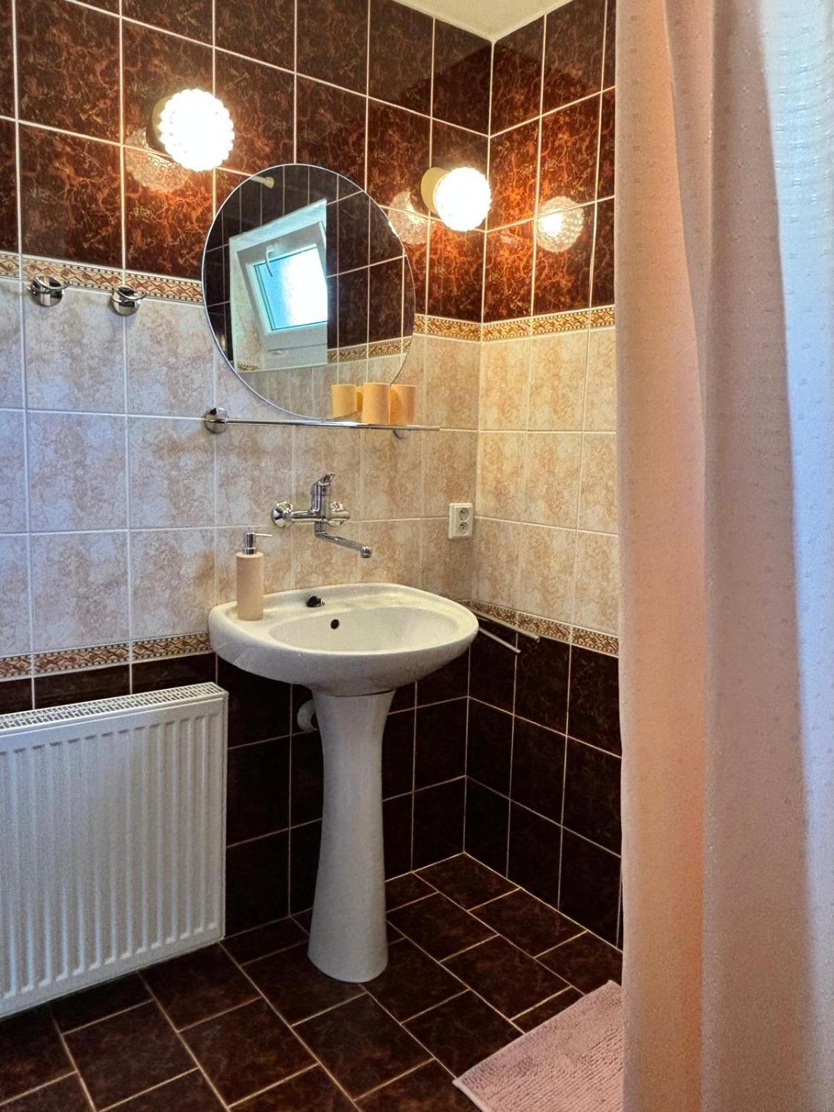Apartman Vendy Karlovy Vary Bagian luar foto