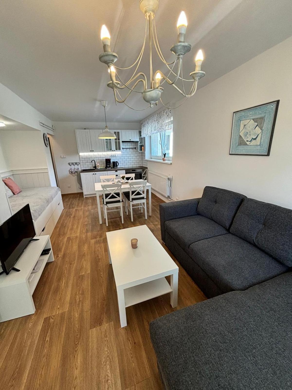 Apartman Vendy Karlovy Vary Bagian luar foto